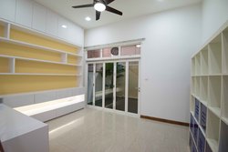 Summer Gardens (D16), Terrace #160251032